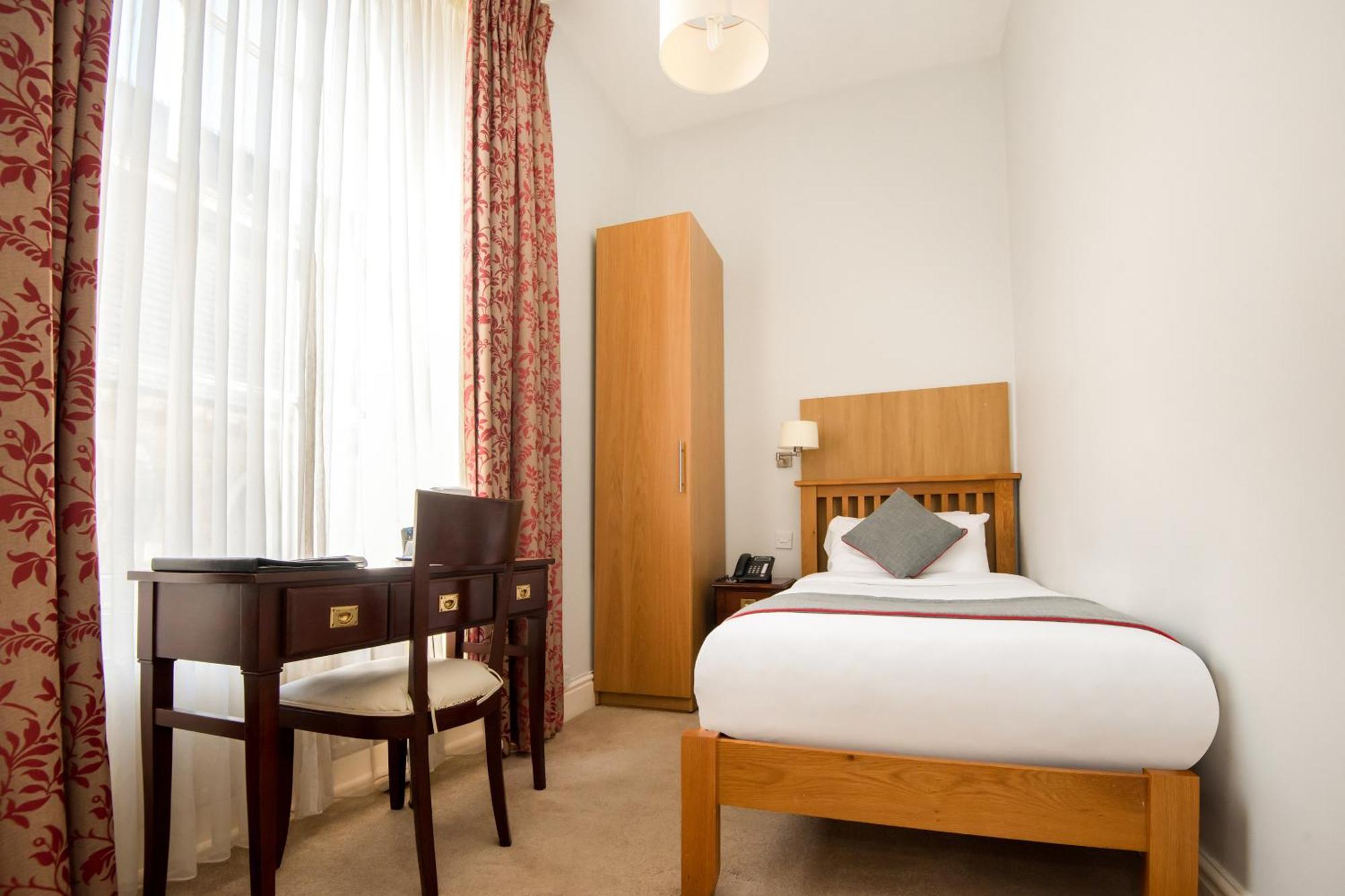 Oyo The Regency, Clifton Bristol Hotel Exterior photo