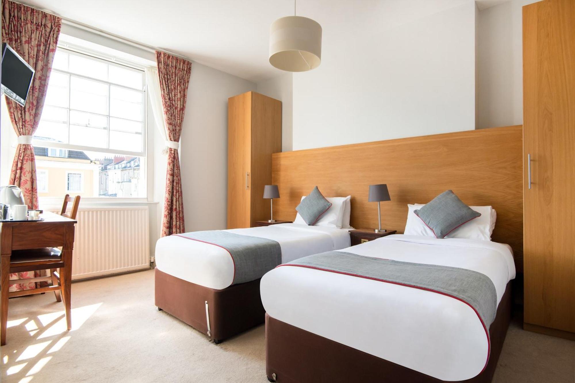 Oyo The Regency, Clifton Bristol Hotel Exterior photo
